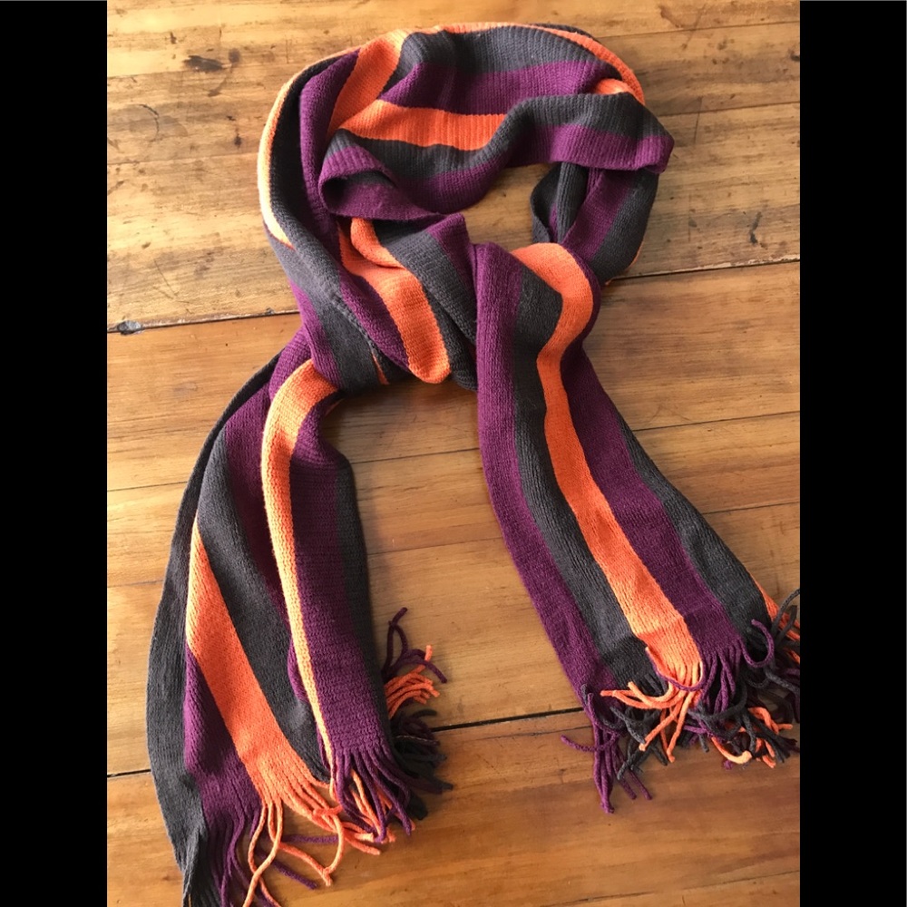 Uni Qlo Striped Scarf
